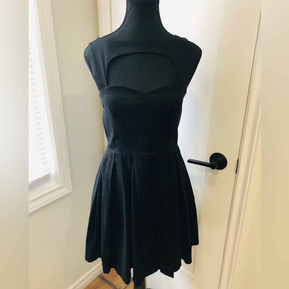 Cute little black dress
